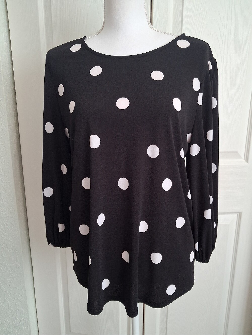 Adrianna Papell Black & White Polka Dot Top. Size L. NWT!